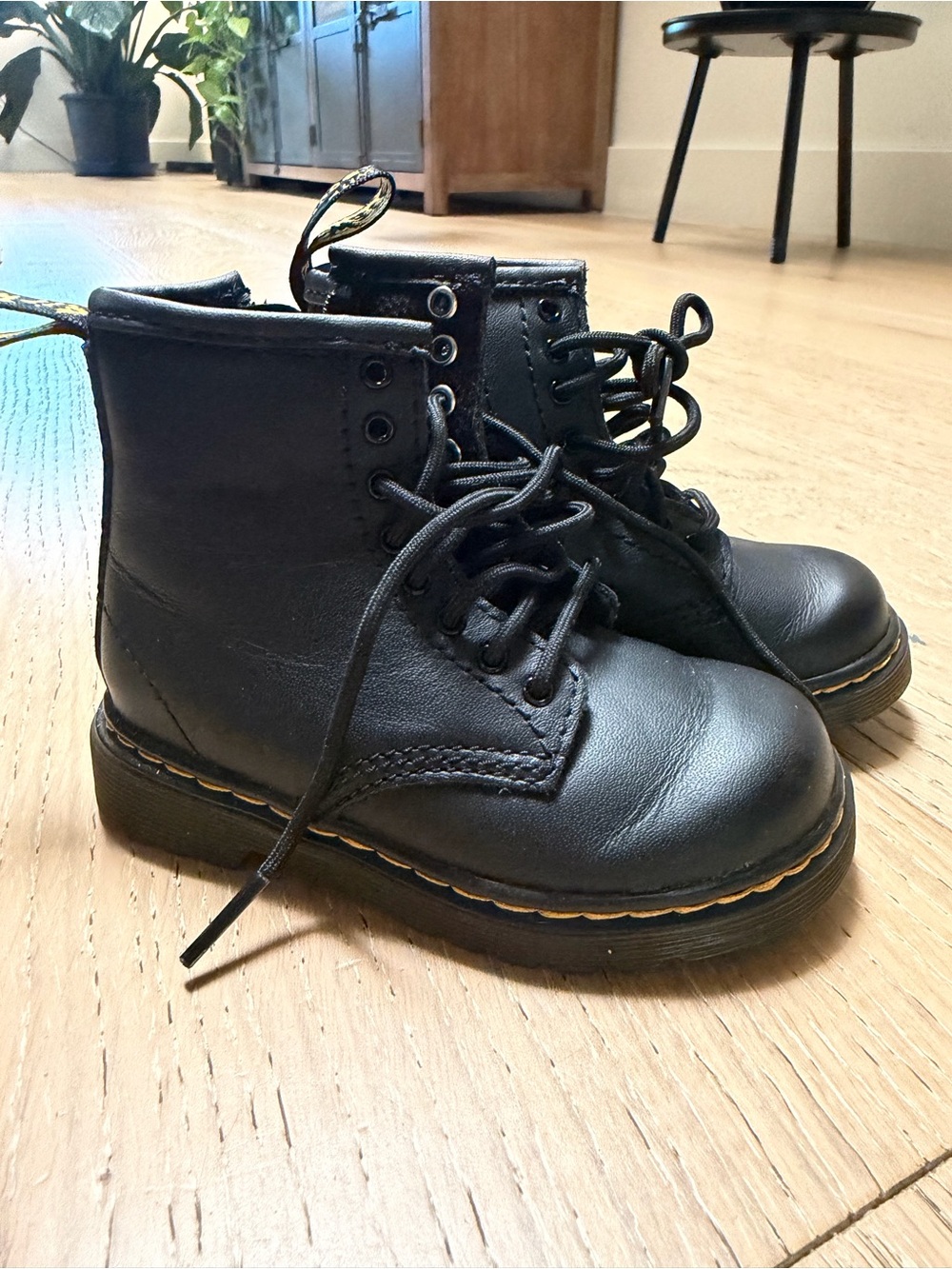 Dr. Martens Black Kids Leather Lace-Up Boots